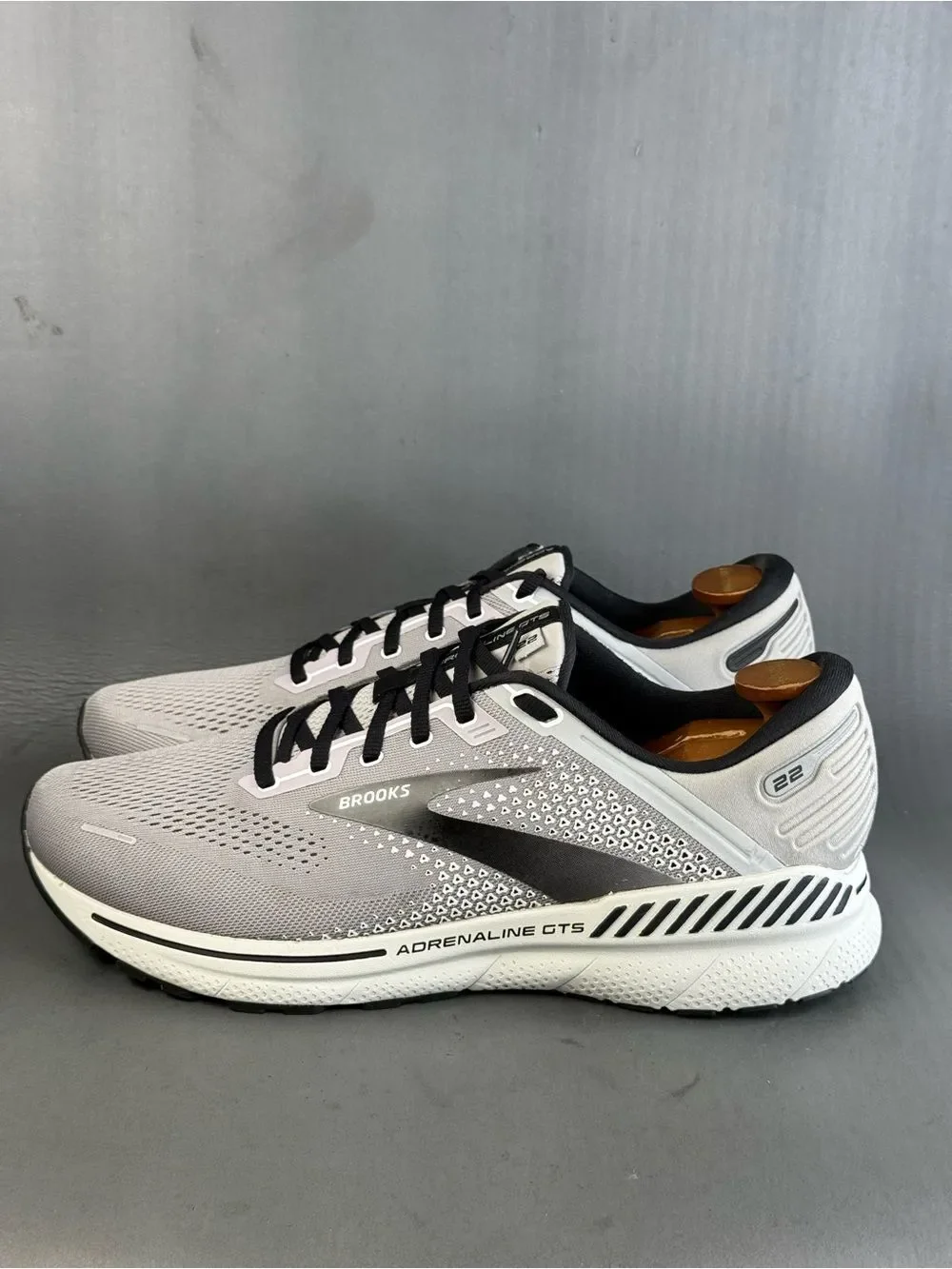 Brooks Adrenaline GTS 22 running athletic  sneaker shoes men’s size 12.5 wide